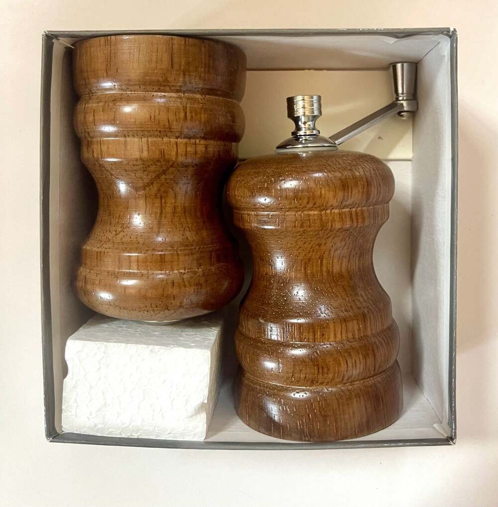 Olde Thompson Vintage Wooden Salt and Pepper Mill Grinder Set